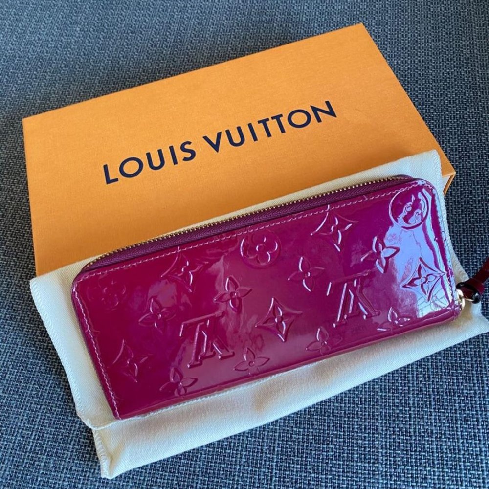 Authentic Louis Vuitton Magenta Monogram Vernis Leather Clemence Wallet